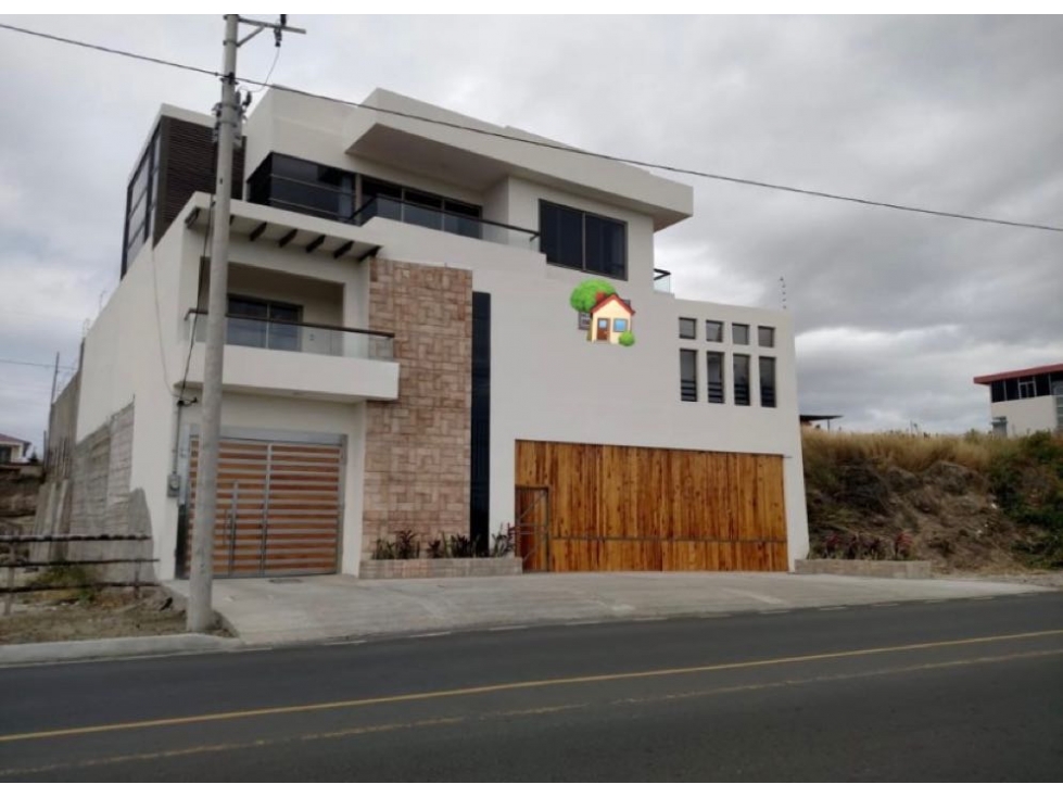 Edificio familiar con departamentos y local comercial