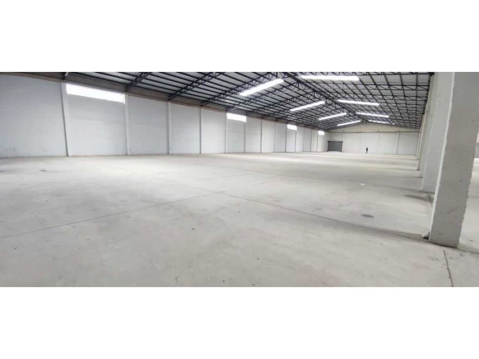 OPORTUNIDAD BODEGA 3150 m2 DURAN ZONA INDUSTRIAL SECTOR FERIA GANADERA