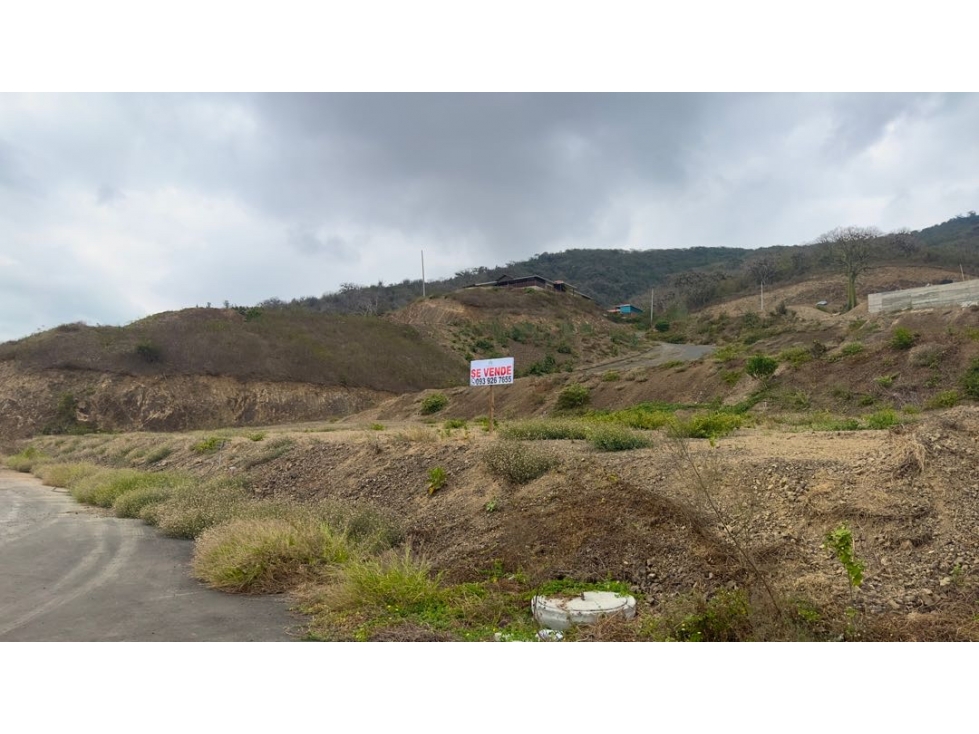 TERRENO DE 300 M2 CERCA AL CERRO DE MONTECRISTI