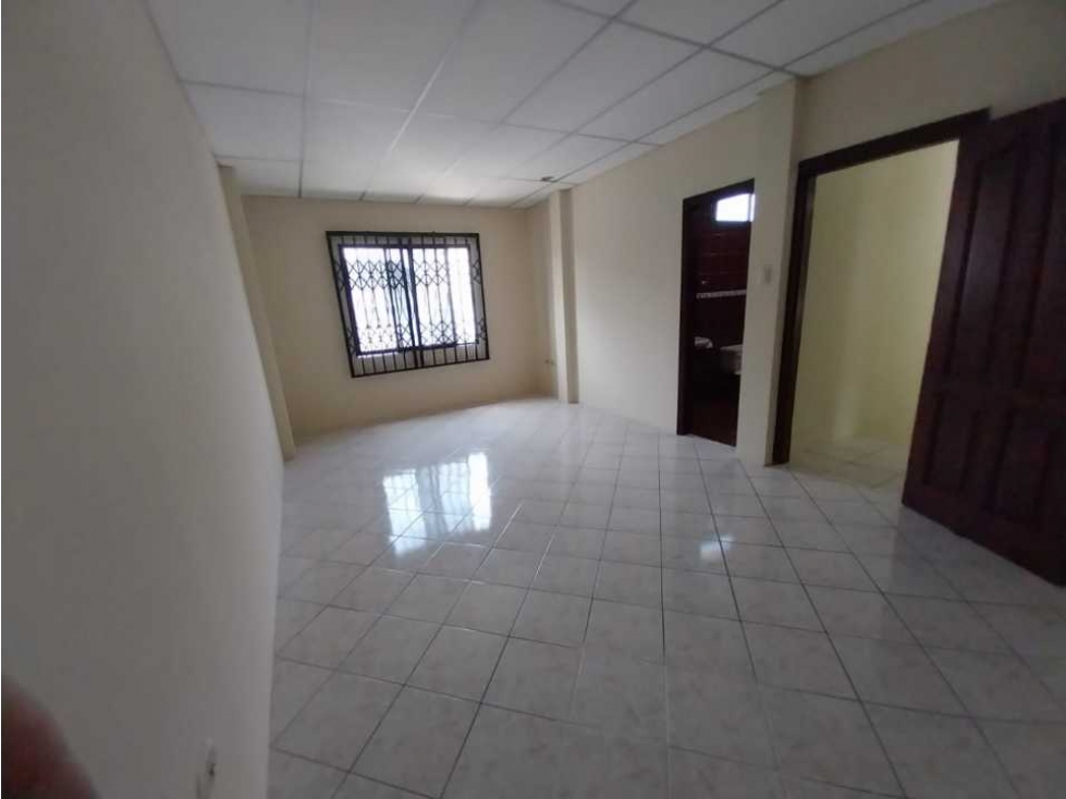 Venta Casa Remodelada Cdla. Acuarela del Rio, 4 Dormitorios. Norte