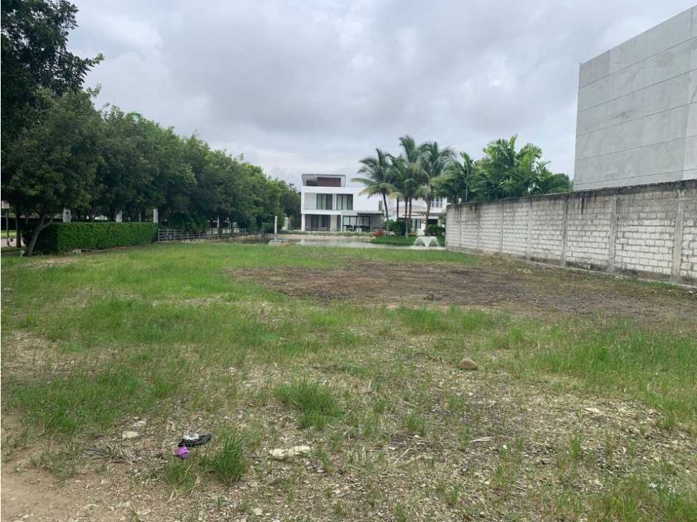 Venta de Terreno en Mocoli, Península