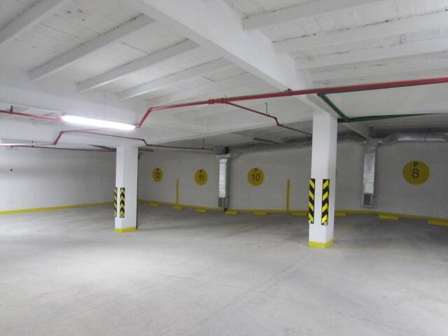 Oficina en alquiler Av. Gaspar de Villaroel 50 m2 Iñaquito