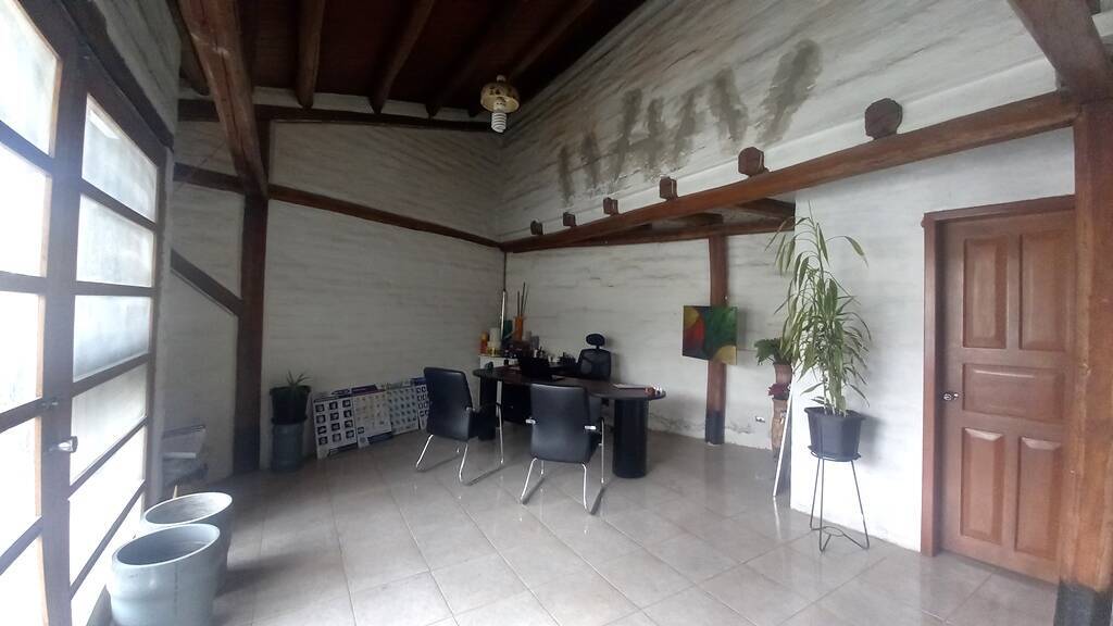 Bodega / Local comercial en venta de 28 m2 en Carapungo