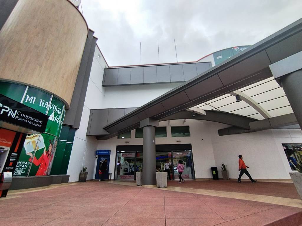 Local comercial 36 m2 en alquiler en River Mall Sangolquí