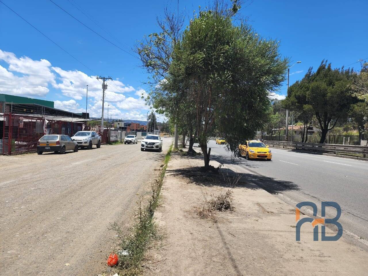 Con frente a la Autopista Cuenca Azogues terreno en venta