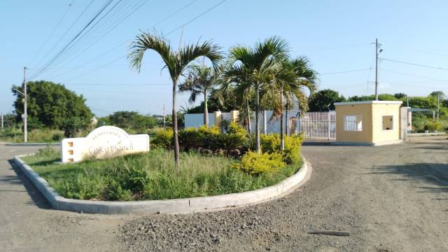 Lotes de terreno en Lotización Cayo Beach en Puerto Cayo , al sur de MANTA